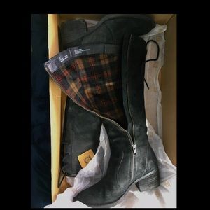 BORN leather black boots